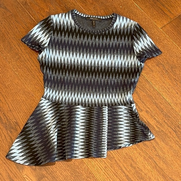 BCBG MaxAzria Short Sleeve Top Size M - Picture 1 of 5